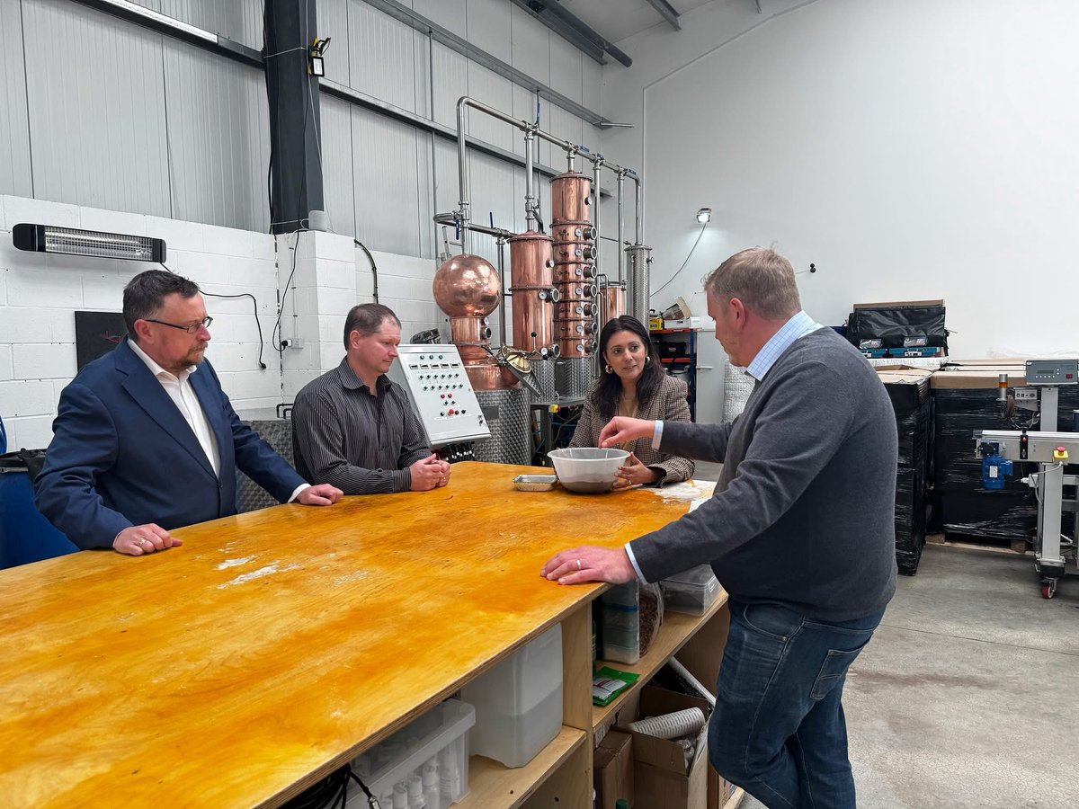murrayyeatman's tweet photo. Nus Ghani MP, finding out how Murray &amp; Yeatman, discovered how to distil alcohol from upcycled coffee grounds to create @Realizzatodrink

The UK produces 250,000-500,000 tonnes of coffee ground each year. This is often sent to landfill, contributing to greenhouse gas emissions. https://t.co/PyaoSYUFx7