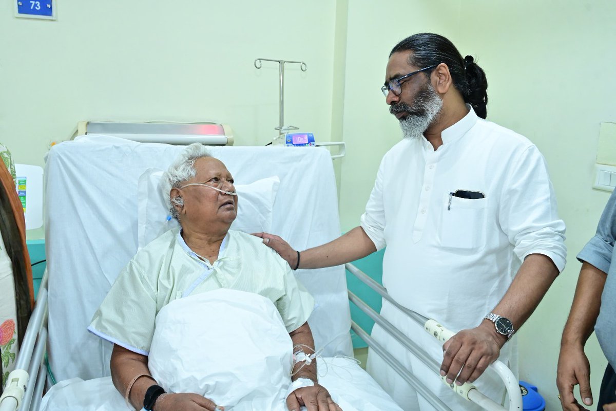 PTI_News's tweet image. STORY | Jharkhand guv, CM and BJP state chief meet ex-LS Deputy Speaker Karia Munda in Ranchi hospital
READ | ptinews.com/story/national…
(Image Source: Third Party)
