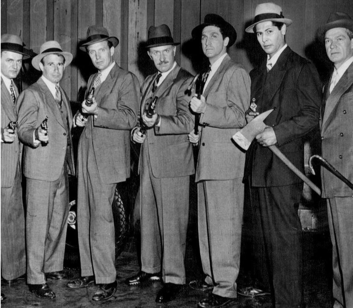 TonySeruga's tweet image. INSIDE BASEBALL: We are most certainly at a tipping point.
Here comes the federal strike force! Democrats will be treated like the mafia or drug cartel under a RICO investigation.
Think Eliot Ness on steroids!