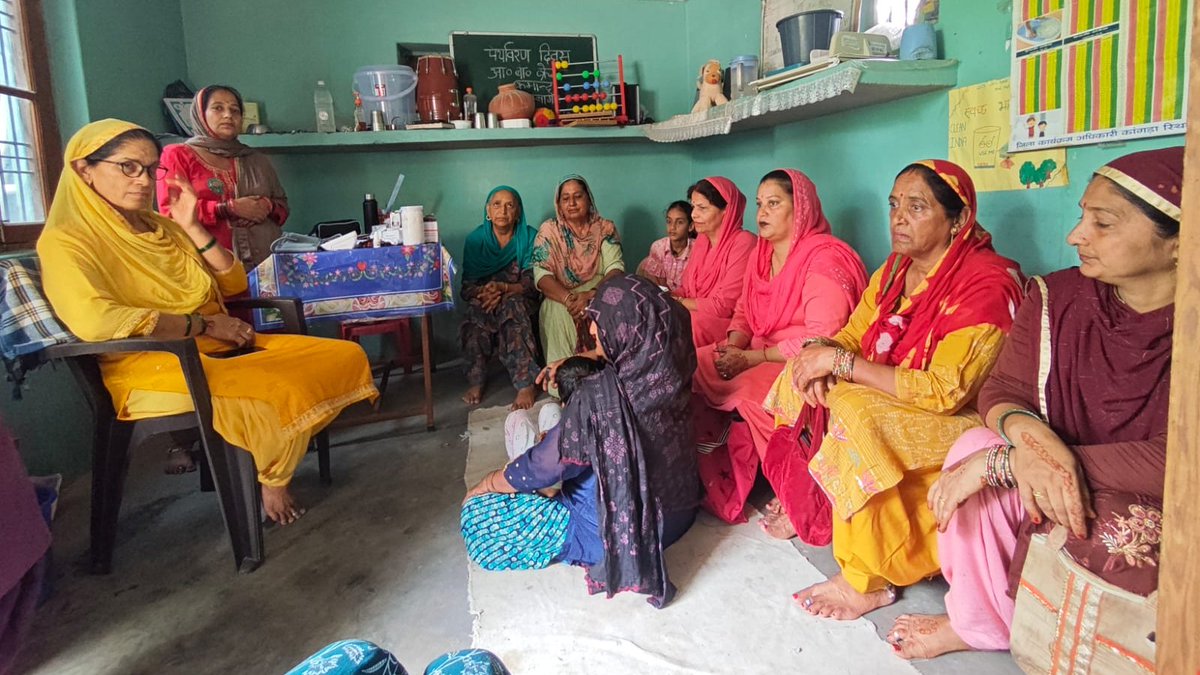 🤝 Kudos to CHO -AAM Harot, Block Thural, Distt Kangra (HP) for #EndTB Dialogues @ Aanganwadi Centre, Kamand

🌟 Ms. Parveena Devi, TB Champion, shared her powerful journey — an inspiration to many battling TB
#TBMuktBharat

💬 A vibrant community discussion with 30 participants