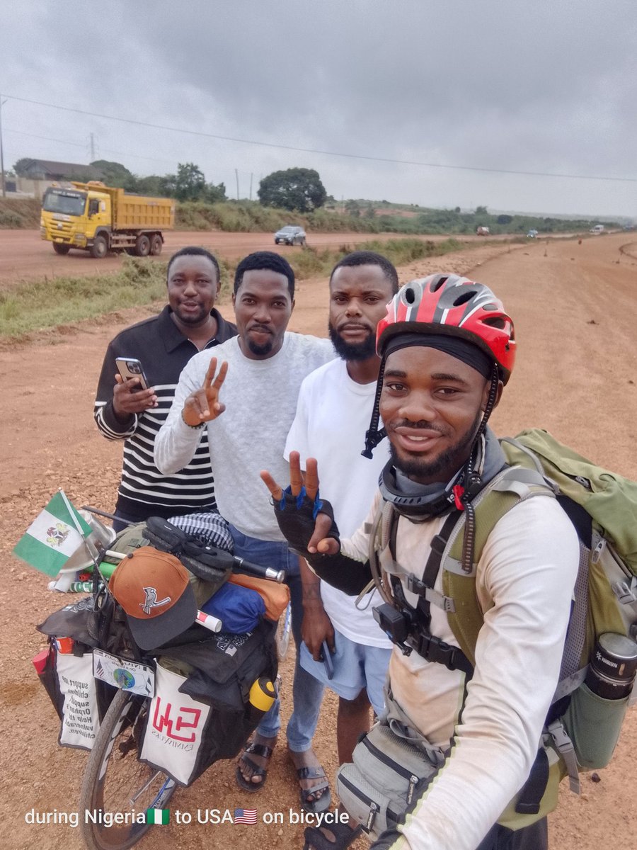 HenryFresh7's tweet image. I eventually @emmiwuks met him along Cape Coast road, we had a good moment, I wish you all the best on your journey . Stay safe out there. Please repost @waxdigitals