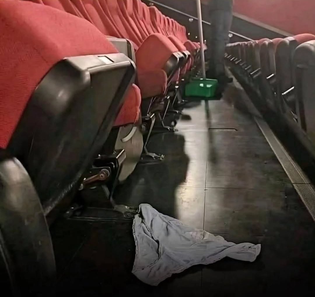 Yeh kiska saiyaara theatre me reh gaya 🥵