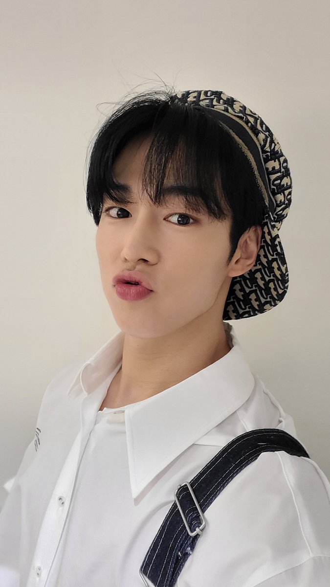 상혁아생일마니마니축하해
#상혁아_보고싶은_여름이야
좋은사람들과행복한하루되길바래
#HBD_DAWON
우리오래오래보자
<a href="/SF9official/">SF9official</a>