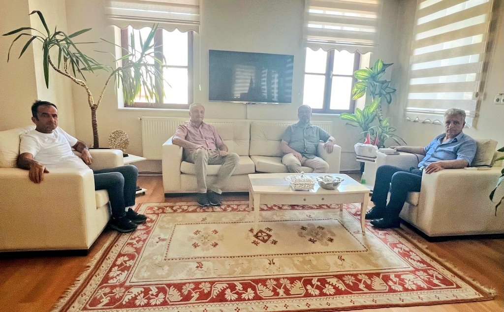 ADÜ Turizm Fakültesi Dekanı Sayın Prof. Dr. Osman Nuri ÖZDOĞAN,  University Of Central Florida ABD Öğretim üyesi 
Prof. Dr. Murat HANÇER ve Didim MYO Öğretim Görevlisi Aytekin KALKAN, Kaymakamımız Sayın İbrahim KEKLİK'i ziyaret etti.