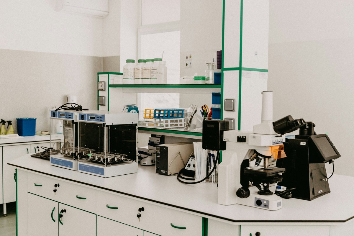 SciencesNCL's tweet image. 🥼🧪 Ridley 2 Teaching Labs have earned their 2nd LEAF Gold award for sustainability! Huge thanks to Sarah Marshall &amp;amp; Jessica Darling for driving impactful changes in SNES BMSC practical&apos;s &amp;amp; championing green practices across the school. 🌱👏 #Sustainability #WeAreNCL
