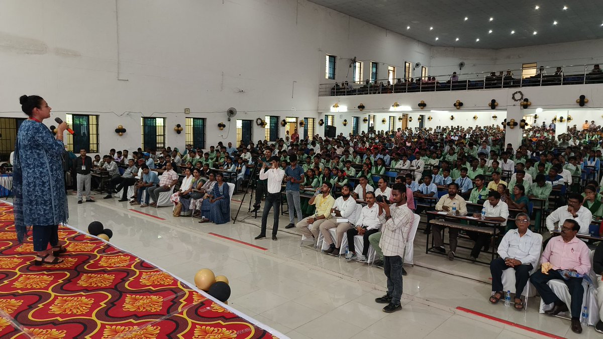 DCGumla's tweet image. विशेषज्ञों ने साइबर क्राइम की रोकथाम के लिए सरल भाषा में अहम जानकारी दी।
✔️ शिकायत दर्ज करें: cybercrime.gov.in
📞 हेल्पलाइन नंबर: 1930
📞 गुमला साइबर सेल: 7909098129
सावधानी ही सुरक्षा है — फर्जी लिंक, ओटीपी व संदिग्ध कॉल से बचें।
#cybersafety @HemantSorenJMM