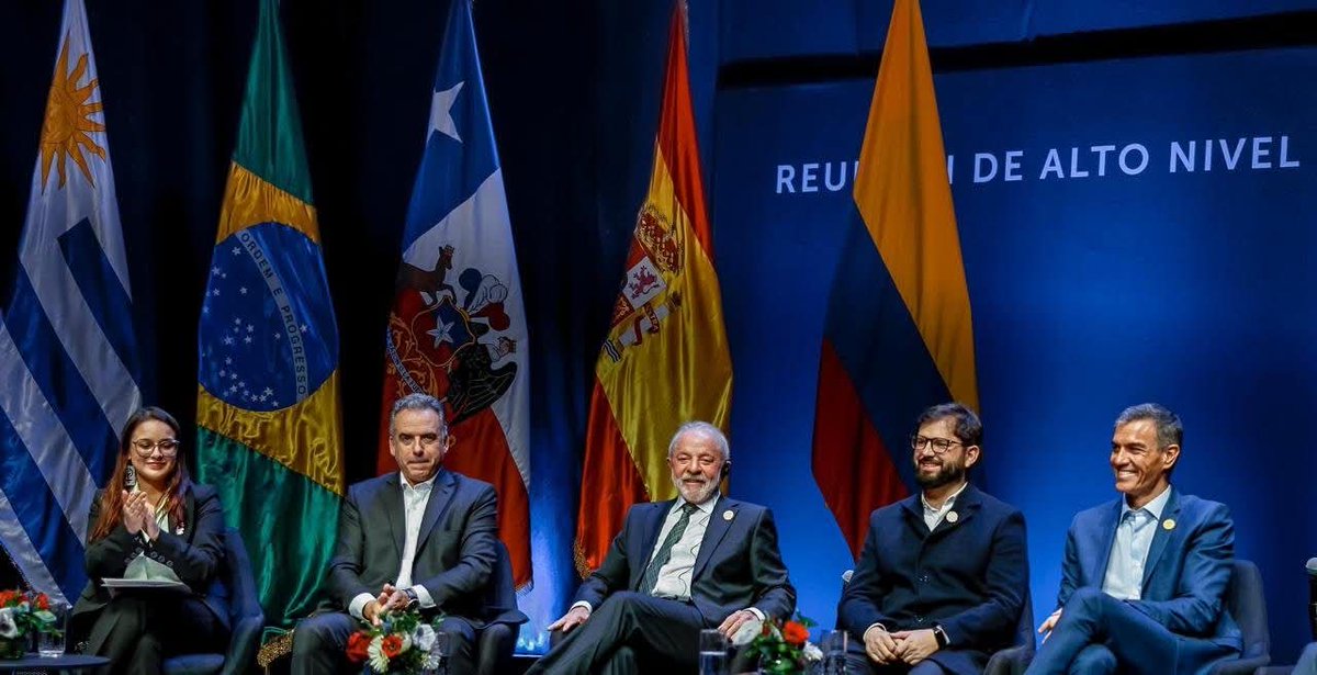 Centrealaune's tweet image. Entènasyonal: Demokrasi toujou : Repons lidè pwogresis yo fas ak monte ekstrèm dwat la
Klike la pouw li 👇🏿
centrealaune.com/2025/07/23/ent…