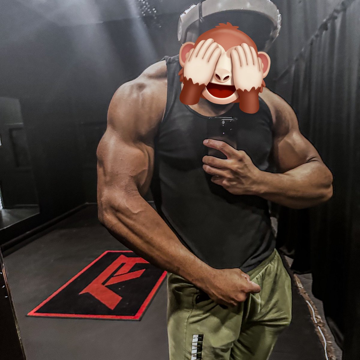 ClenbutrolPlugz's tweet image. Official @SNACsystem user @VictorConte is a gift to humanity
#CaneloCrawford #Gym