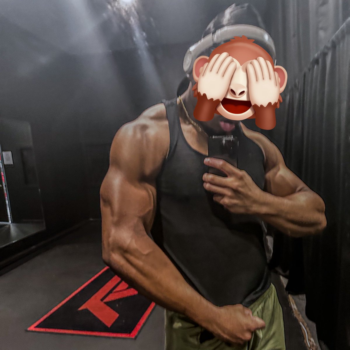 ClenbutrolPlugz's tweet image. Official @SNACsystem user @VictorConte is a gift to humanity
#CaneloCrawford #Gym