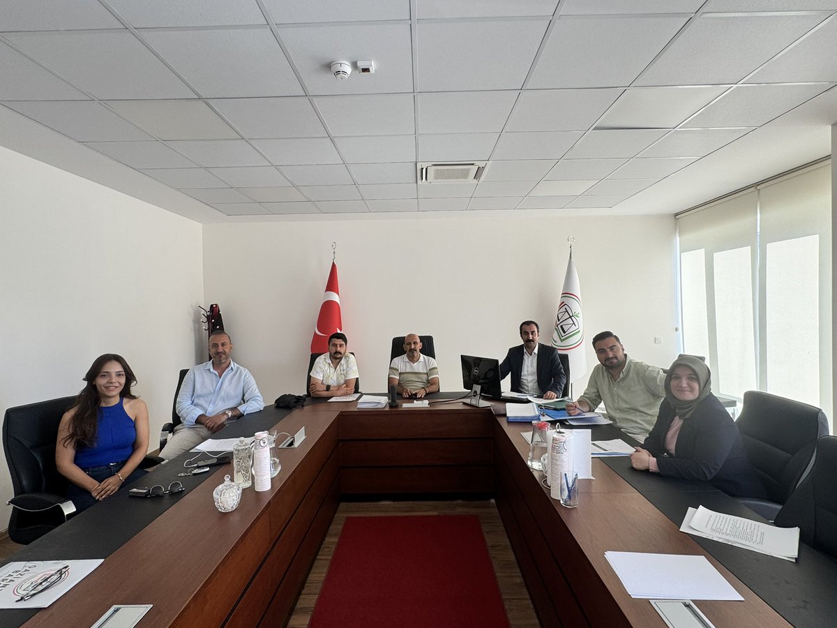 Adli tatil öncesi son yönetim kurulu toplantısını gerçekleştirdik. Gaziantep Barosu yönetim kurulu olarak adli tatilde de yönetim kurulu olarak toplanmaya devam edeceğiz.