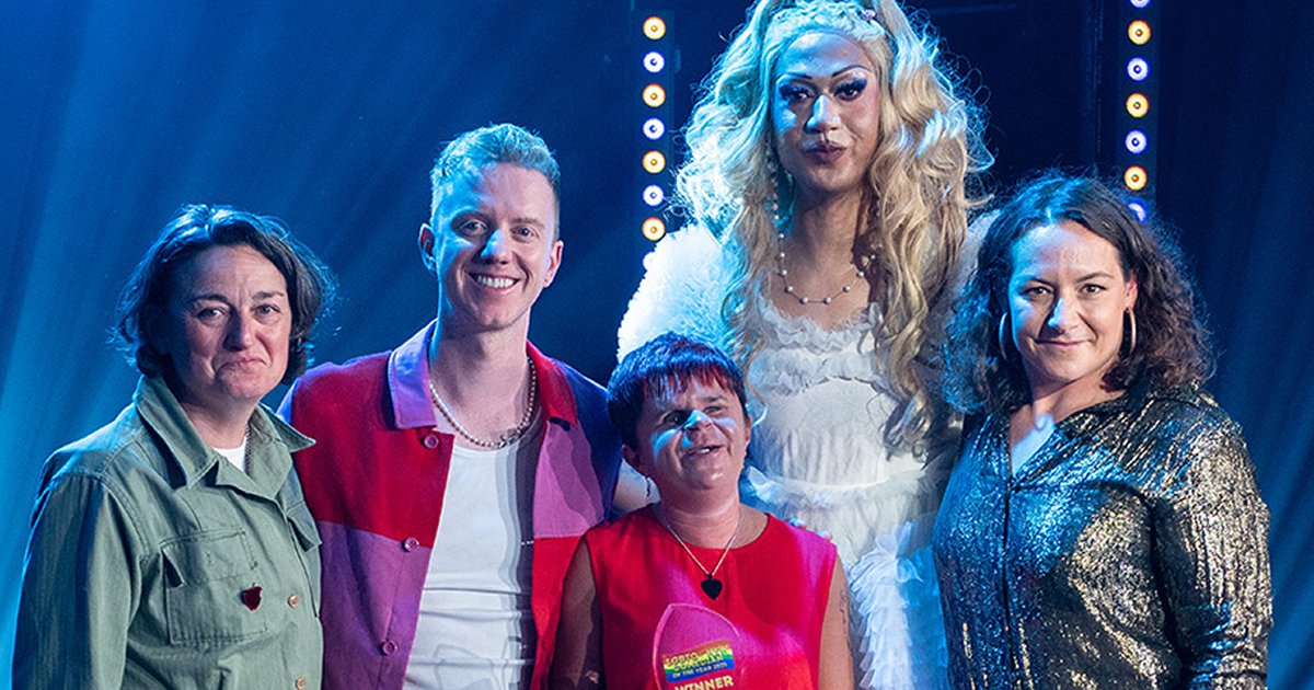 // LGBTQ+ New Comedian of the Year

Hundreds turn out for a dazzling night of queer comedy and to celebrate the UK’s rising stars.

Sydney May was crowned the winner of Comedy Bloomers’ LGBTQ+ New Comedian of the Year 2025

LD Seb Williams