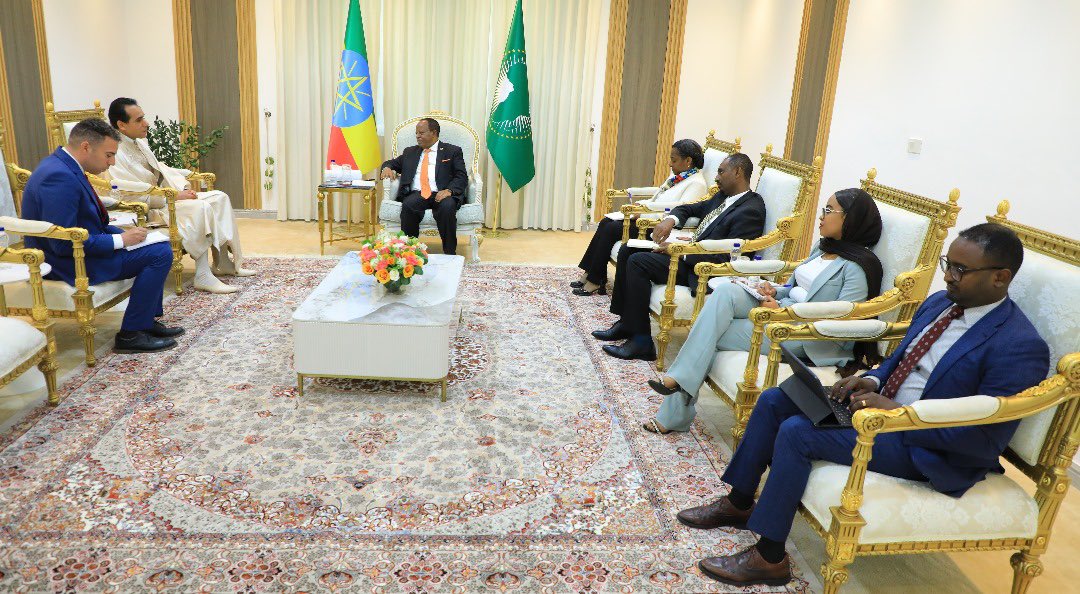POEthiopia's tweet image. President Taye A Selassie bid farewell to the Ambassadors of Republic of #Tunisia🇹🇳and Republic of #Zambia🇿🇲.The President expressed his gratitude for their dedication in strengthening the bilateral relations between their respective countries and #Ethiopia during their tenure.