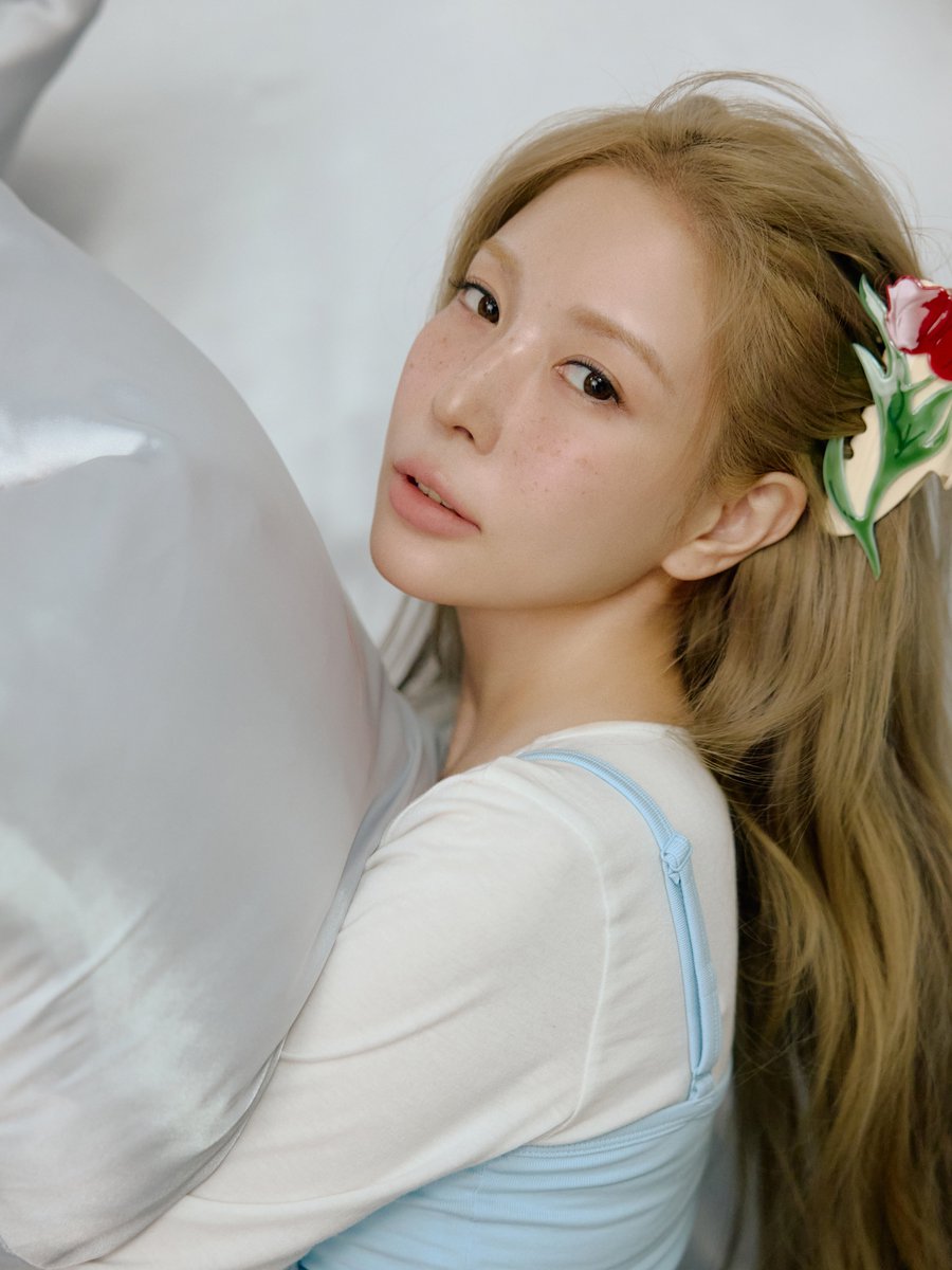 BoA_Official's tweet image. BoA 보아 'Crazier' Teaser Images
BoA 보아 The 11th Album 〖Crazier〗
➫ 2025.08.04 6PM KST
💿 BoA.lnk.to/Crazier
#BoA #보아
#Crazier #BoACrazier