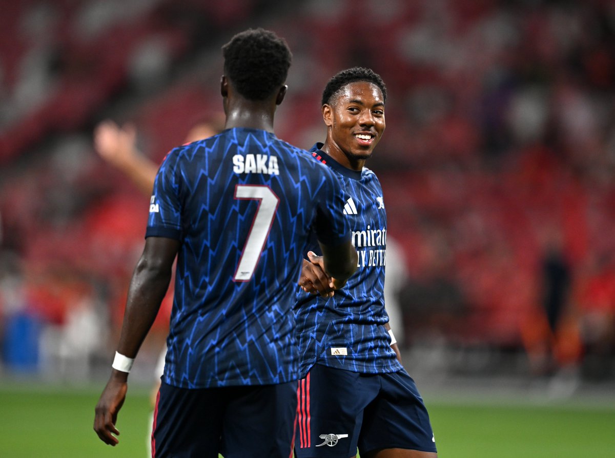 premierleague's tweet image. Bukayo Saka wins it for Arsenal against AC Milan in Singapore! 💫
They then contested a penalty shootout after the Gunners' 1-0 win, which the Italian side won despite Kepa's THREE saves