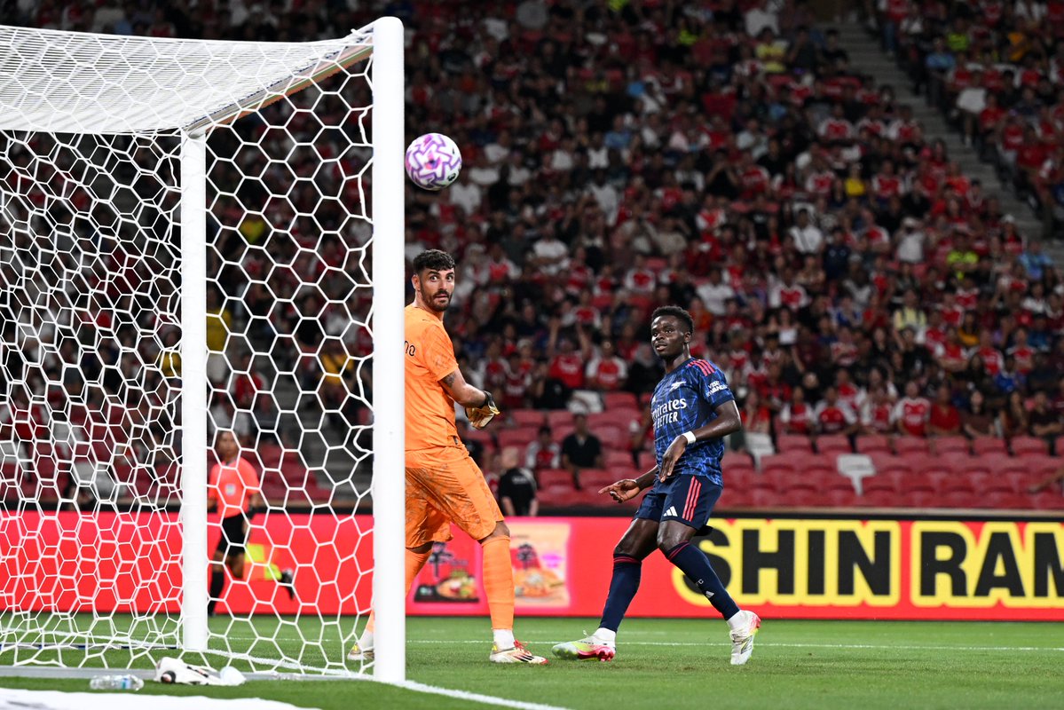 premierleague's tweet image. Bukayo Saka wins it for Arsenal against AC Milan in Singapore! 💫
They then contested a penalty shootout after the Gunners' 1-0 win, which the Italian side won despite Kepa's THREE saves