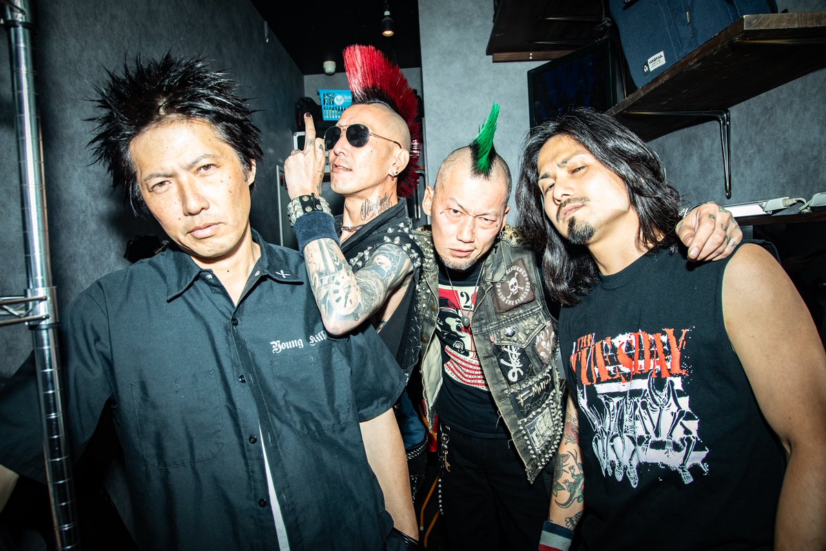 hiroyuki_duck's tweet image. いよいよ今週末っ!
SKINHEAD GIRL新宿LOFTにてやります🔥
ずっと憧れてた人達の30周年に呼んでいただきました✨
こんな光栄な事ないよね本当に!
派手にライブでお祝いして、その後はめちゃくちゃ遊びますっ🍻
私達はトップ16:00からなので皆様早めの集合宜しくお願い致します🙇
皆で遊ぼうぜ👍