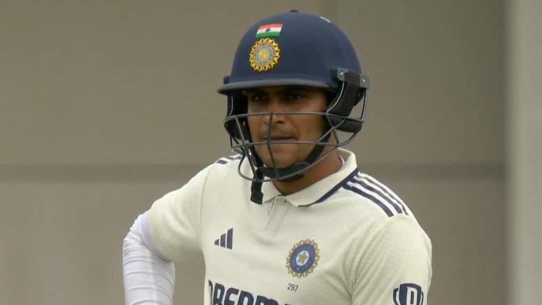 CricCrazyJohns's tweet image. Gill dismissed for 12 runs.
- Captain gets Captain at Manchester.