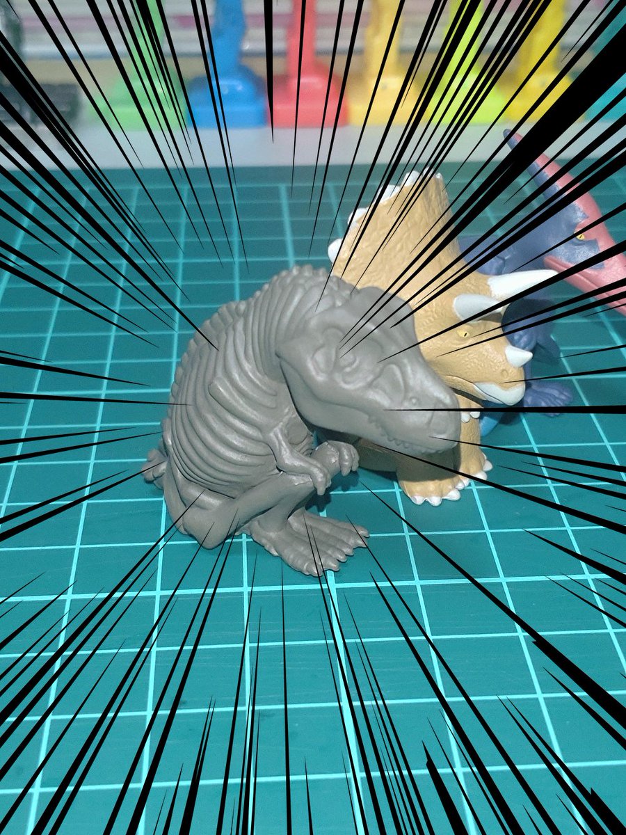q71C9N5aO99610's tweet image. 本日のガチャ、「まちぼうけ 恐竜の場合」
まちぼうけシリーズの恐竜版です。
…って、まちすぎてホネになっとるー?!
全5種で、トリケラ、プテラ以外は3つティラノサウルスなんですが、緑と茶色とこのホネがおります。
骨が面白すぎてついつい引いてしまいました。
#バンダイナムコ
#カプセルトイ