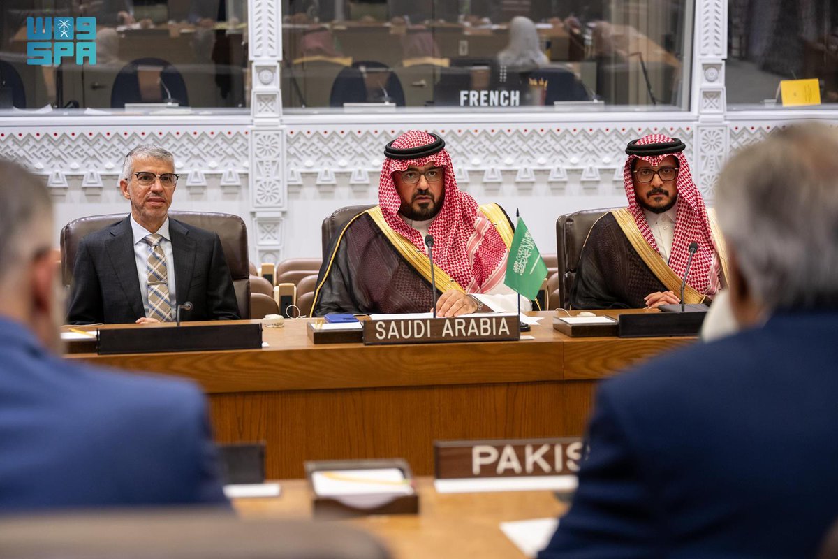 SPAeconomic's tweet image. وزير الاقتصاد والتخطيط يجتمع مع وزير الخارجية الباكستاني لبحث سبل تعزيز العلاقات الاقتصادية الثنائية، على هامش أعمال المنتدى السياسي رفيع المستوى 2025 المقام في نيويورك.
spa.gov.sa/N2365922
#واس_اقتصادي