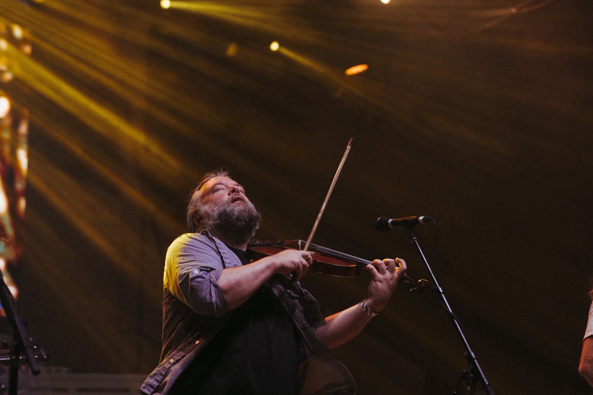 SOUTH DEERFIELD
[SOLD OUT]

5:00 - DOORS
7:00 - Griffin William Sherry
8:10 - TbT

SHOWS THIS WEEK:
7/24 - Fairlee, VT
7/25 - Portsmouth, NH
7/26 - Waterville, ME

🎟️ trampledbyturtles.com