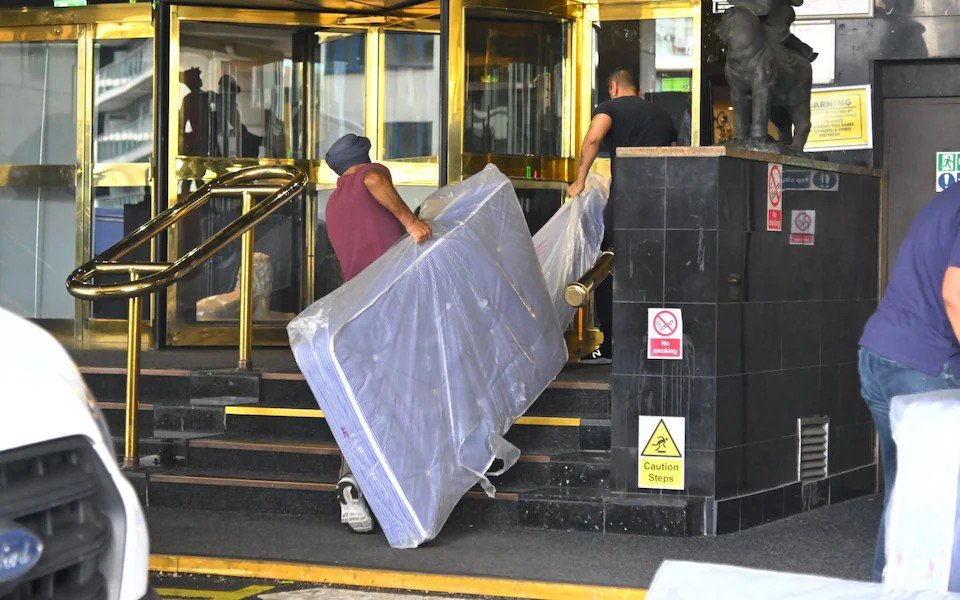 jonminney24's tweet image. Four-star hotel in Canary Wharf earmarked for asylum seekers
telegraph.co.uk/news/2025/07/2…