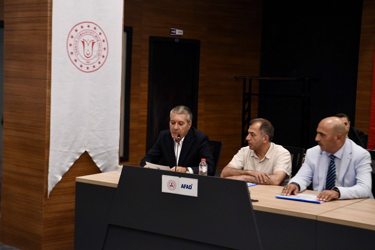 mus_bld's tweet image. 📌. Muş Belediyesi Eş Başkanı Sırrı Söylemez, Muş Valisi Avni Çakır başkanlığında düzenlenen 2025 Yılı "3. Dönem İl Koordinasyon Kurulu Toplantısı”na katıldı.
Söylemez, toplantıda Muş Belediyesinin yapılan ve yapılacak projelerini sundu.