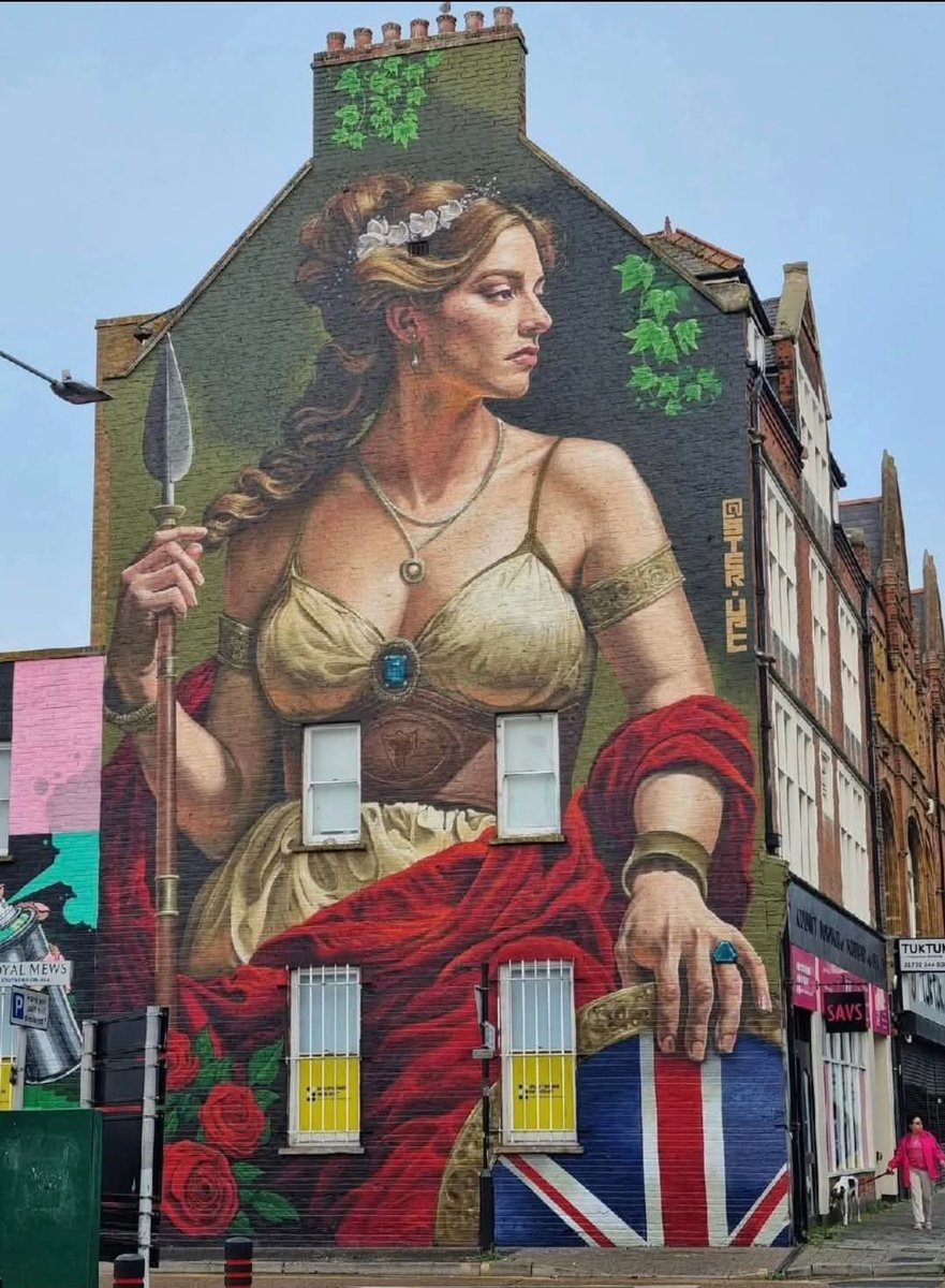 Robyn_ZBanks's tweet image. Mural in England depicting Britannia, a personification of British strength and unity. It appears that she's looking out in disgust as her once proud and powerful nation is being overrun by third worlders. 🏴🏴🏴🇬🇧