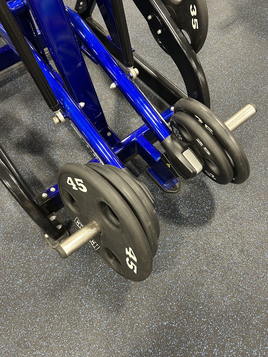 4o4FinalBoss's tweet image. MFs who set their weights up like this should be banned from life. Mf why you got the smaller plates inside?