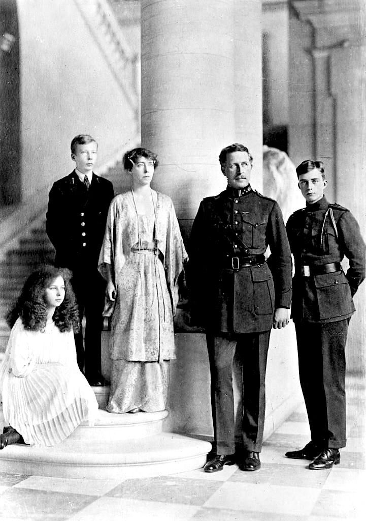 oldroyalty1's tweet image. King Albert I of the Belgians with his wife Queen Elizabeth, born Duchess in Bavaria and their three children; Crown Prince Leopold, Duke of Brabant, later King Leopold III, Prince Charles, Count of Flanders; Princess Marie-José, later Queen of Italy at the Castle of Laeken, 1920