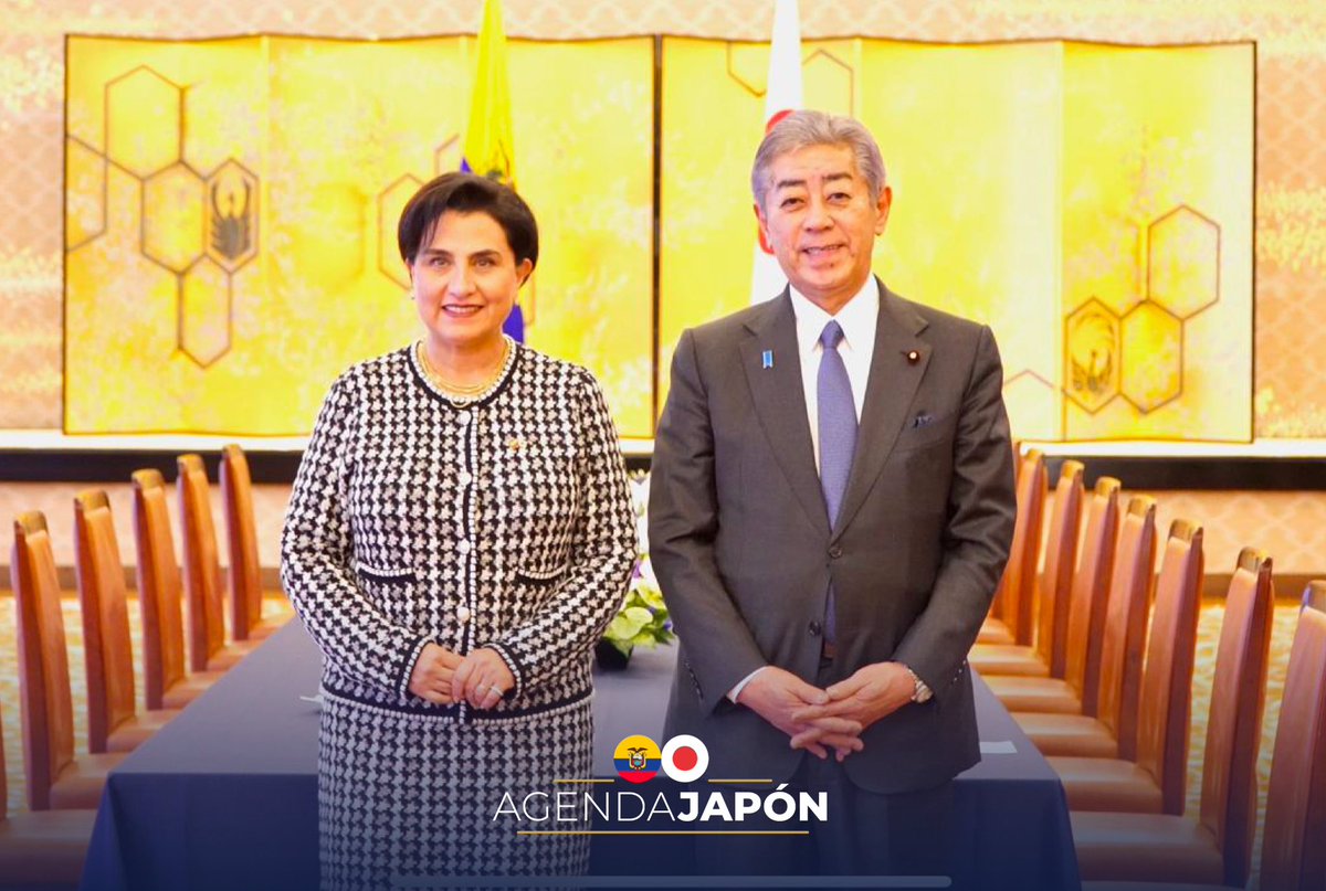CancilleriaEc's tweet photo. #AgendaJapón 🇯🇵
 
En un encuentro con el Canciller Takeshi Iwaya, la Canciller Gabriela Sommerfeld reafirmó el interés de fortalecer el diálogo político, económico y de cooperación bilateral entre Ecuador y Japón. https://t.co/iwHYlPghn3