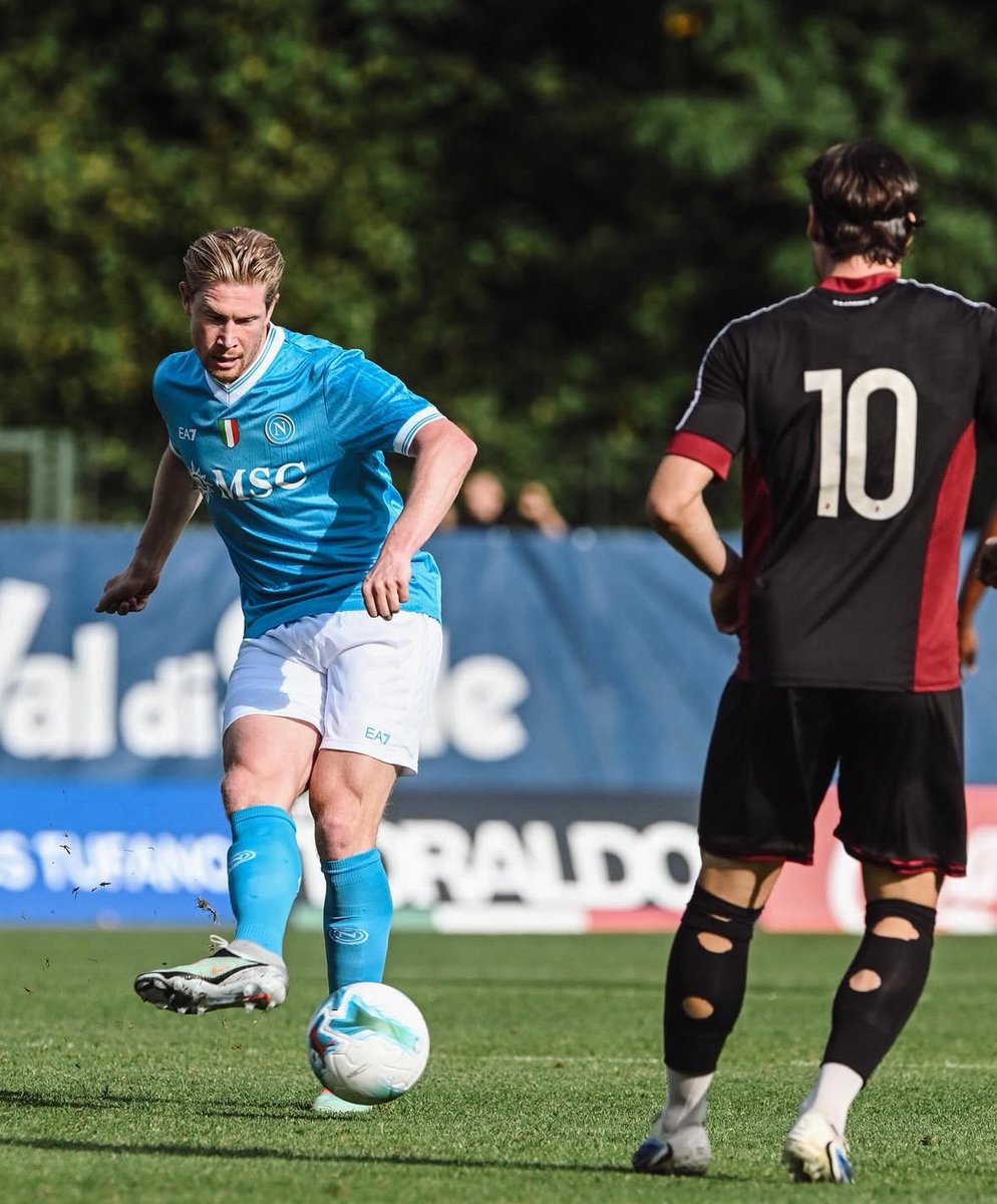 BelgianFans's tweet image. ๐ง๐ช๐ฉตKevin De Bruyne just looks right in Sky Blue
#Napoli