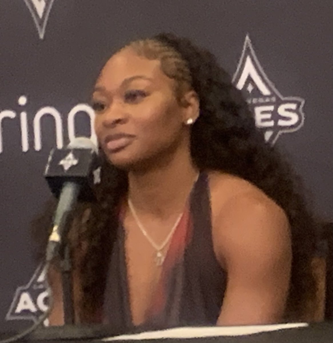 ChristianWinn's tweet image. Solid W for the @Aces as they jump over .500 & have a 3 game winning streak for the first time this season. @_ajawilson22 drops another Double Double & Dana Evans was big time off the bench! @WNBA legend & former Ace @Candace_Parker in the house!
#ALLINLV
#WNBA