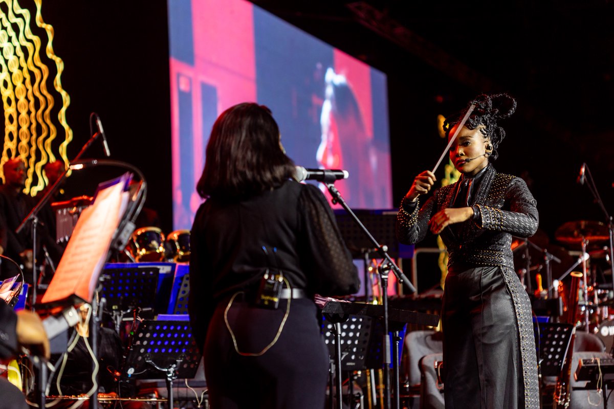 ofentse__pitse's tweet image. Gave a Performance Masterclass last week for @AfricanBank on how businesses can adopt the art of conducting.

And I had the bro @KabzaDeSmall_ join me for a reenactment of when we created history a year ago. 

Ngyabonga 🤟🏾🎻♥️