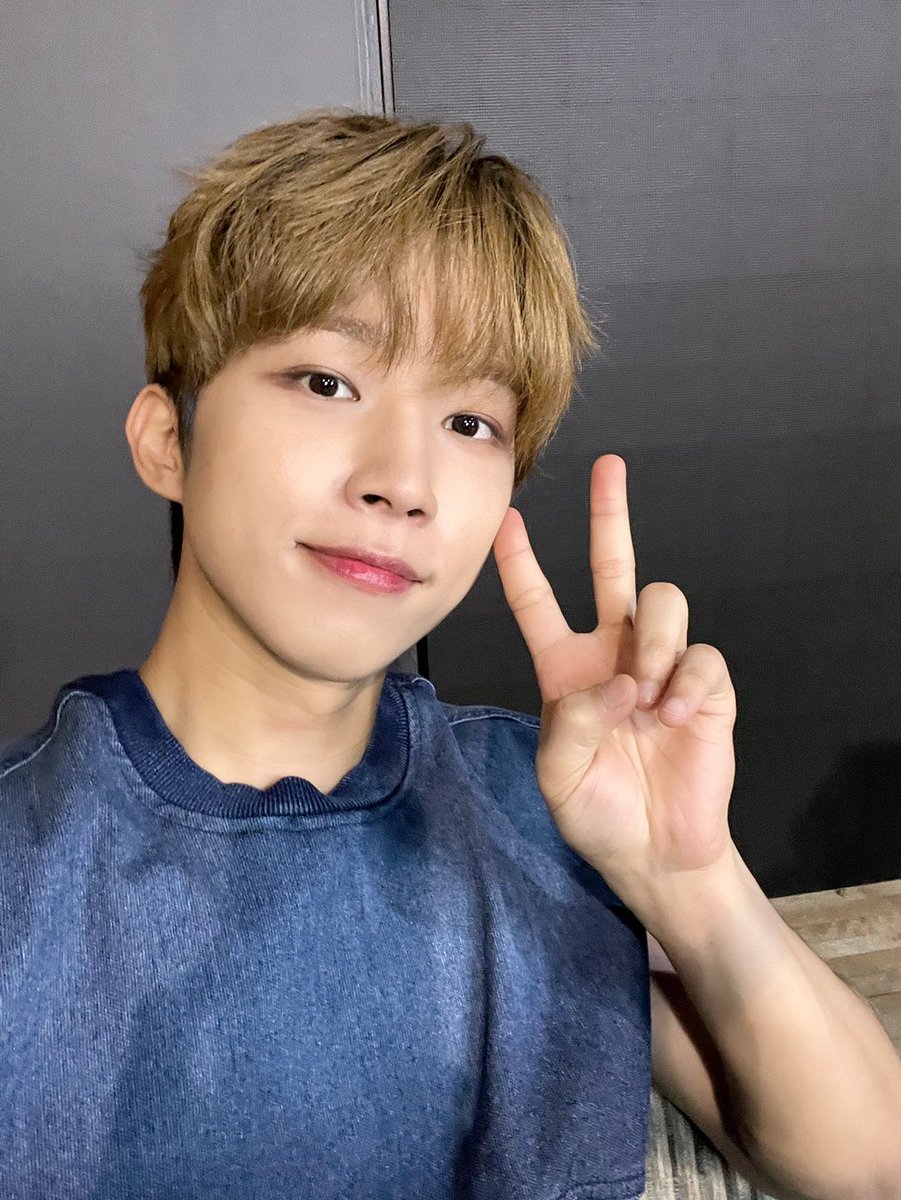 엔피아가 내 선풍기고 에어컨이야🩵

#NFlying #엔플라잉 #서동성 #SeoDongSung