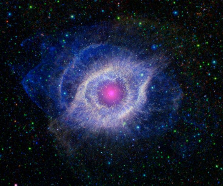 universal_sci's tweet image. The Helix Nebula coming apart at the seams.
(Credit: NASA/JPL-Caltech)