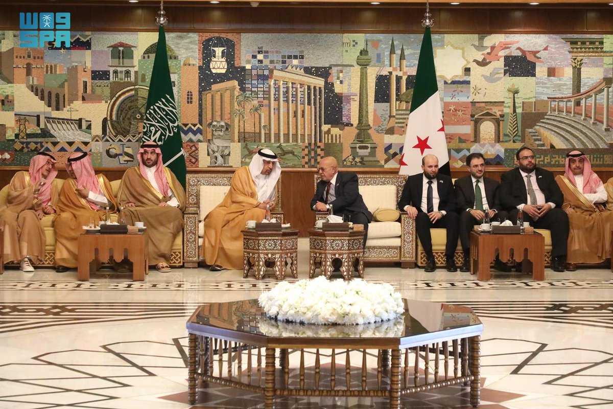 SPAeconomic's tweet image. وفد سعودي استثماري يصل إلى دمشق، ويضم أكثر من 150 شخصًا من القطاعين الحكومي والخاص، ورجال الأعمال من مختلف القطاعات الاقتصادية، في إطار تعزيز التعاون الاقتصادي بين البلدين.
spa.gov.sa/N2365920
#واس_اقتصادي