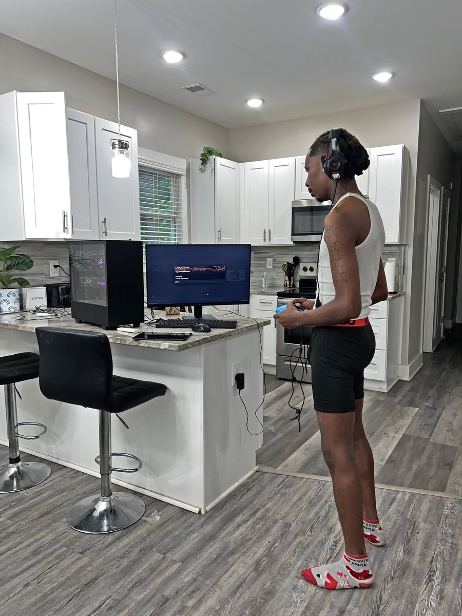 muneymanmarco's tweet photo. Wassam? Content coming bacc 🍽️🔥 https://t.co/o7zTsYOvWa