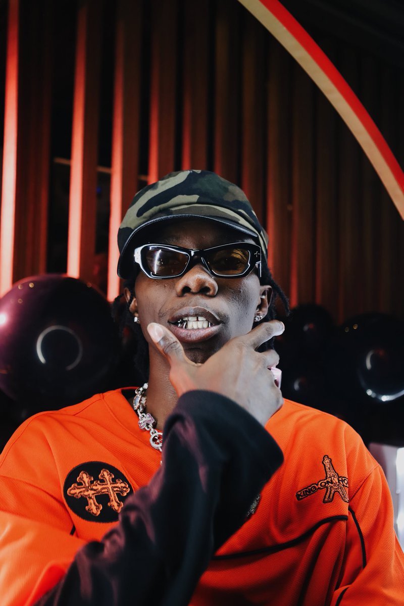 TurntableCharts's tweet image. .@BlaqBonez’s “Go Crazy” jumps from
No. 21 to a new peak of No. 12 on this week’s Official Nigeria Top 100
“Go Crazy” is Blaqbonez’s 11th top 20 entry on the official singles chart
See full chart here bit.ly/3Eu2Doa