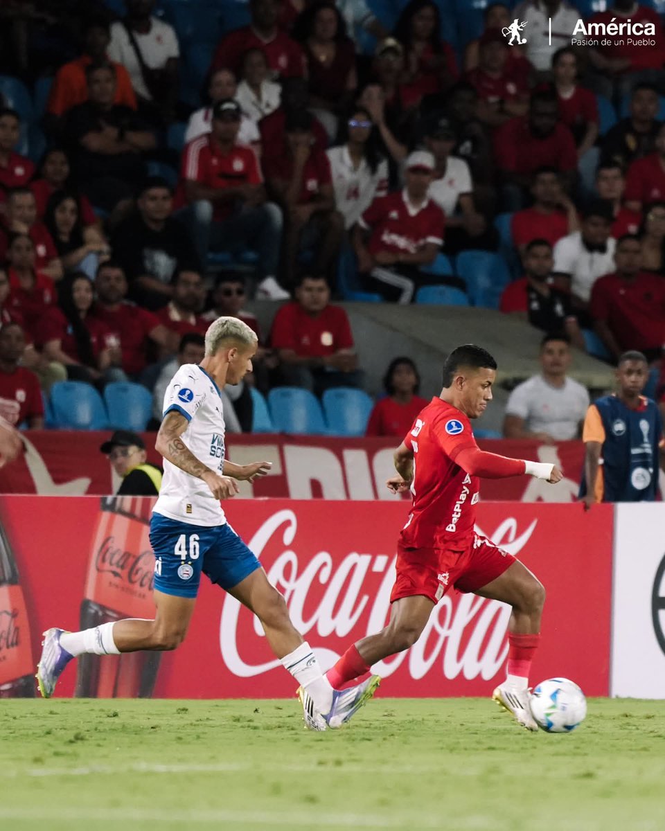 valenciamontoy2's tweet image. América de Cali hizo respetar su casa y le ganó 2-0 al Bahía de Brasil, en partido correspondiente a los playoffs de Conmebol #Sudamericana y se clasificó para los octavos de final de dicho certamen. 🎤🎤🎤🎤🎤🎧🎧⚽⚽⚽⚽⚽⚽
#AmericaDeCali
@Alternativa985