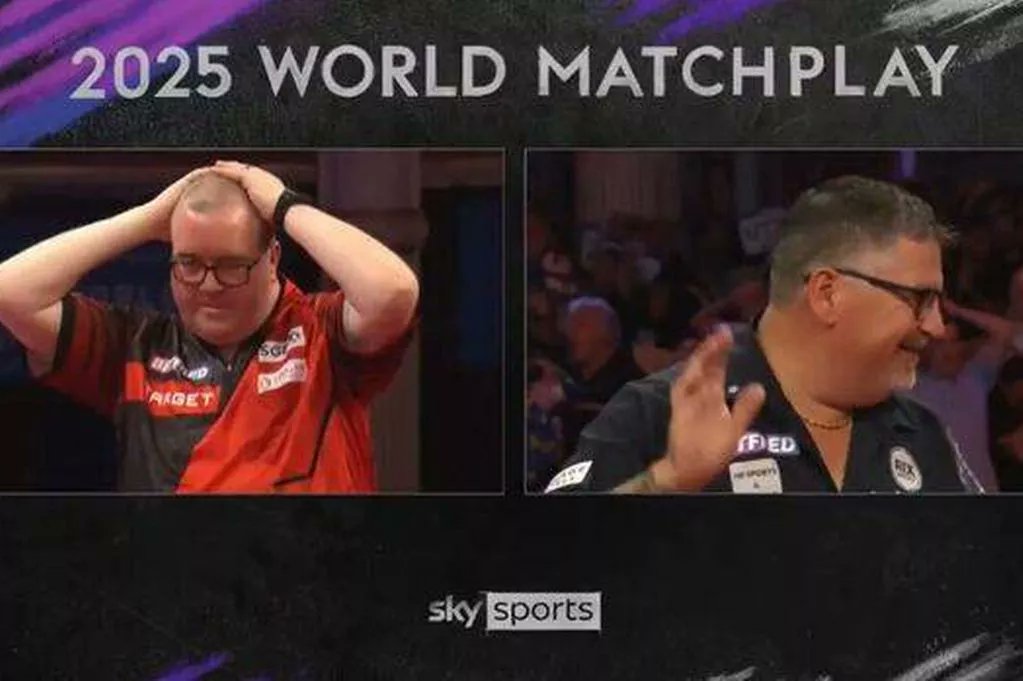 Record_Sport's tweet image. Gary Anderson shows who he really is after Stephen Bunting misses out on nine-darter 🎯
dailyrecord.co.uk/sport/other-sp…