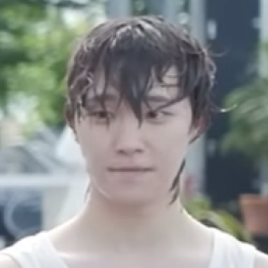 dinitonin's tweet image. he never lost his teenage features much :')