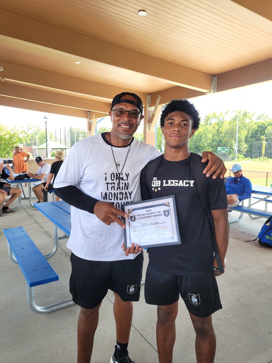 XavierQB1Wright's tweet image. Had a great weekend at the QBL camp! I was blessed with the Leadership award.

@DBryant18 @qbcoachrr17 @GCA_FB @PrepRedzoneSC @QBHitList @TheUCReport