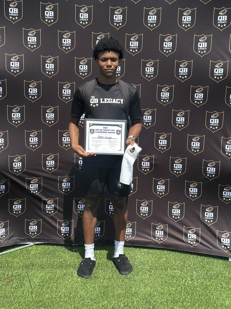 XavierQB1Wright's tweet image. Had a great weekend at the QBL camp! I was blessed with the Leadership award.

@DBryant18 @qbcoachrr17 @GCA_FB @PrepRedzoneSC @QBHitList @TheUCReport