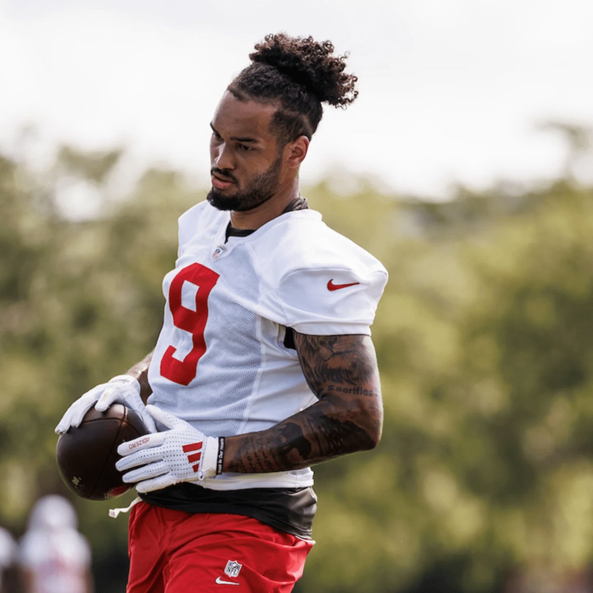 DanielM_TB's tweet image. With Chris Godwin rehabbing, Bowles shuts down luxury pick talk on Emeka Egbuka at No. 19: 

&quot;We don’t go for luxury picks, we go for picks [that are] good players and we try to play them.&quot; Bucs had 3-4 players they liked, but Egbuka topped the list. 

WR room is loaded! 🏈