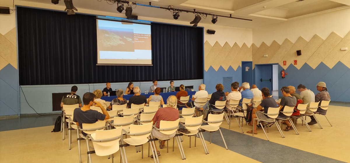 jordihernaez's tweet photo. En aquest moment s'està duent a terme la sessió informativa del #PRUG del #CapdeCreus a l'Espai Port de @elportdelaselva #ElPortdelaSelva https://t.co/jjTj3mlScy