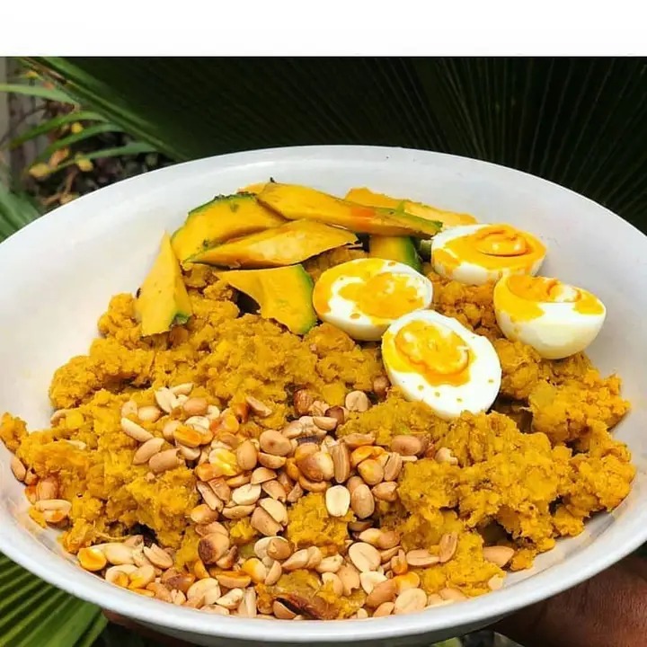 domynych's tweet image. The only food I'm serving at my marriage event. Enough of the jollof and fried rice nonsense!