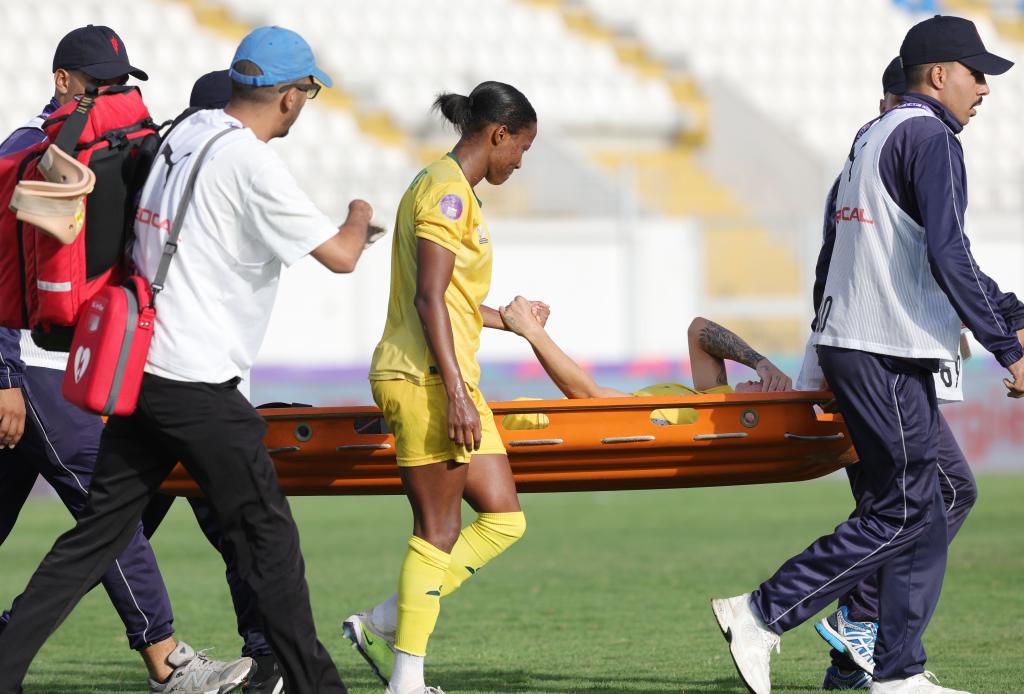 iDiskiTimes's tweet image. ๐ฟ๐ฆ ๐ฆ๐๐๐๐๐๐ข ๐จ๐ฃ๐๐๐ง๐
โGabi sustained a fracture of the mid-shaft of her left leg during the fixture against Nigeria and underwent a successful surgery at the Mohamed VI University Hospital in Casablanca. She will be out of action for the rest of the year." ~ Banyanaโฆ