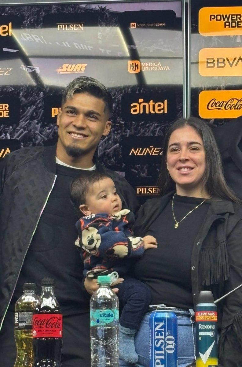 Dios, Peñarol y familia. 

Bienvenidos a casa 🥹
