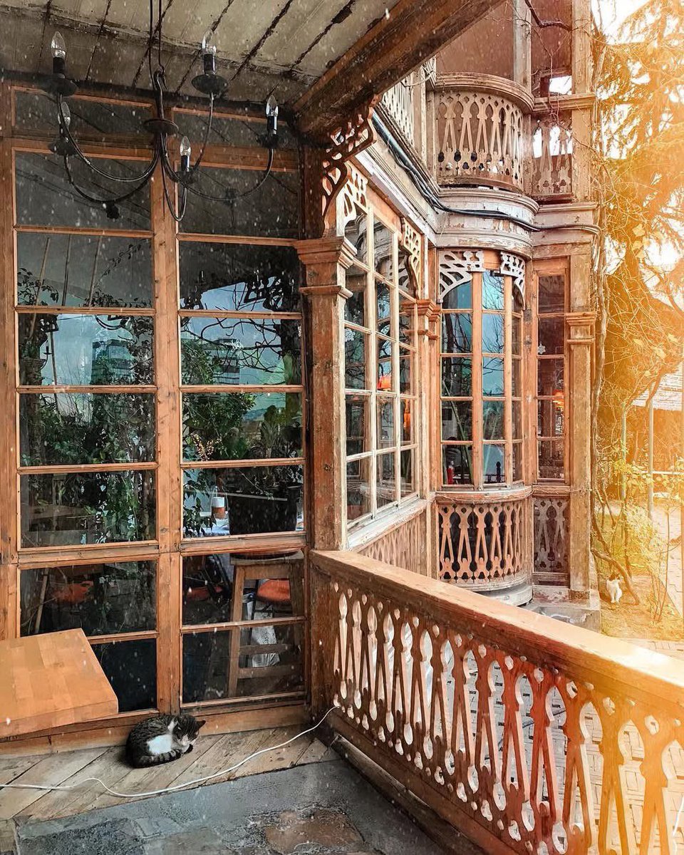 SouthCaucasus's tweet image. Old Tbilisi. Photography by Lasha Devdariani @devdarianilasha