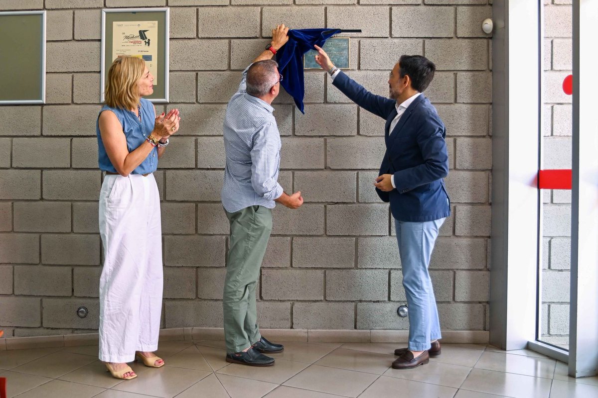 AlexArbelo's tweet image. El @CabildoTenerife reconoce la figura de @FelixGuamasa al frente del @CB1939Canarias. Todo reconocimiento que se le haga es poco...